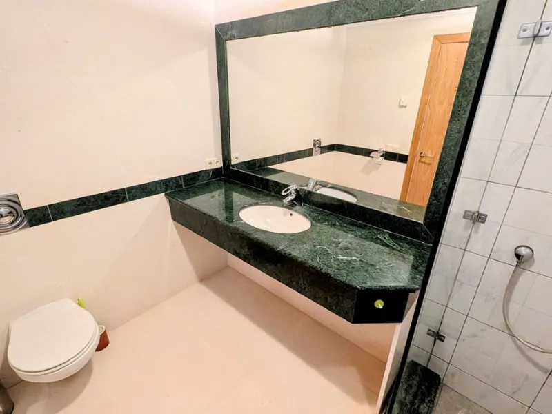 Altos de Almendros – Exclusive Ground-Floor Apartment with Spacious Private Garden and Sea View