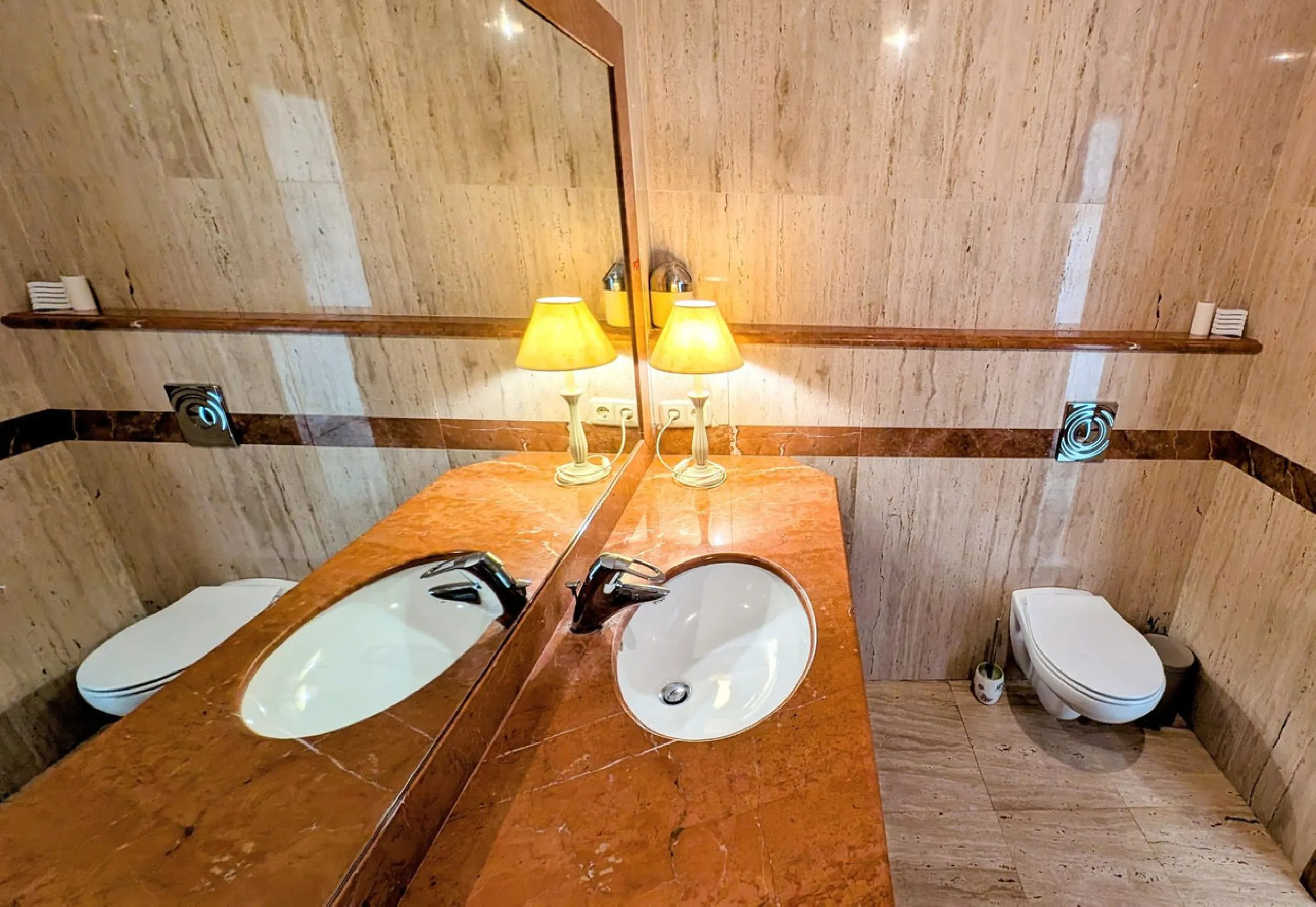 Altos de Almendros – Exclusive Ground-Floor Apartment with Spacious Private Garden and Sea View