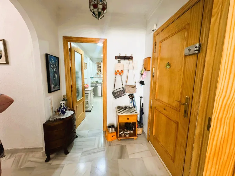 ???? Flat in Las Lagunas – 3 Bedrooms with Garage and Storage Room