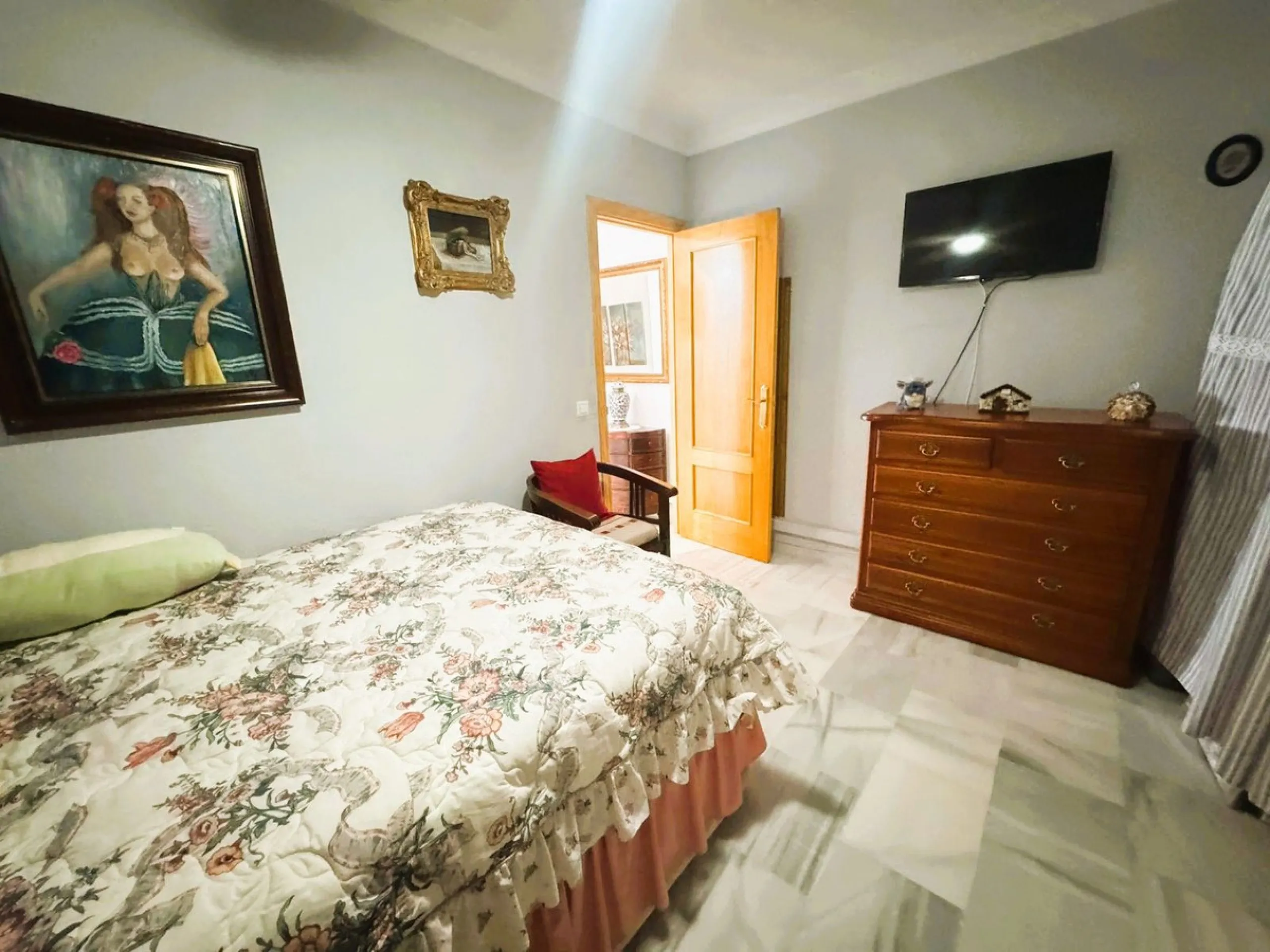 ???? Flat in Las Lagunas – 3 Bedrooms with Garage and Storage Room