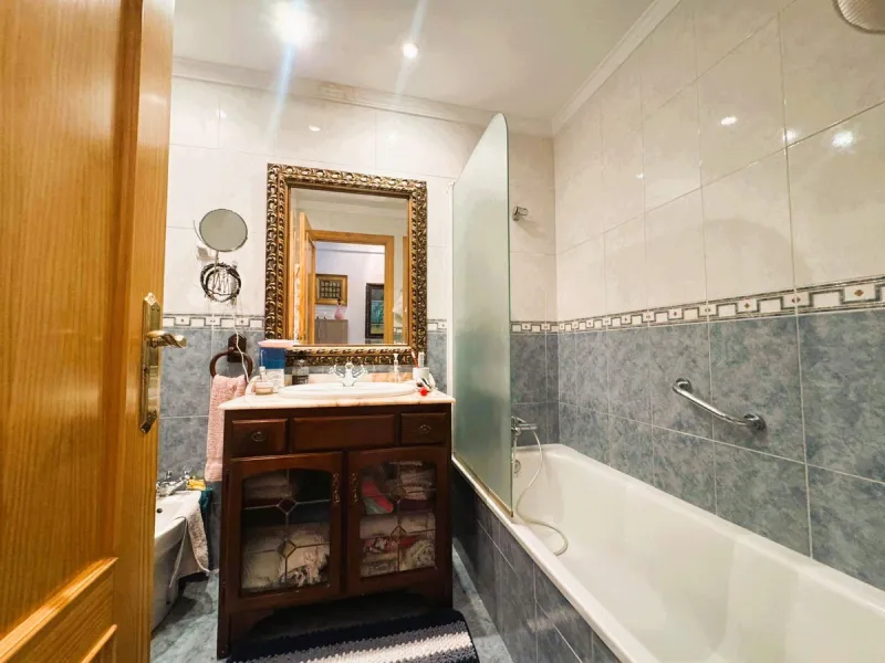 ???? Flat in Las Lagunas – 3 Bedrooms with Garage and Storage Room