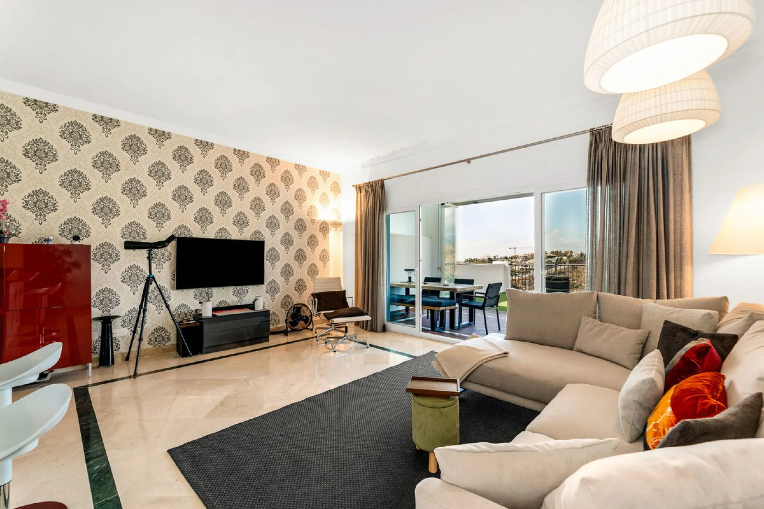Andalucian style living with a modern twist within the popular urbanisation Paraiso Pueblo.