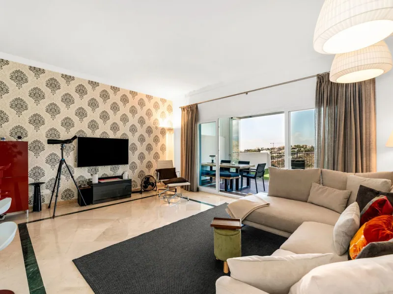 Andalucian style living with a modern twist within the popular urbanisation Paraiso Pueblo.