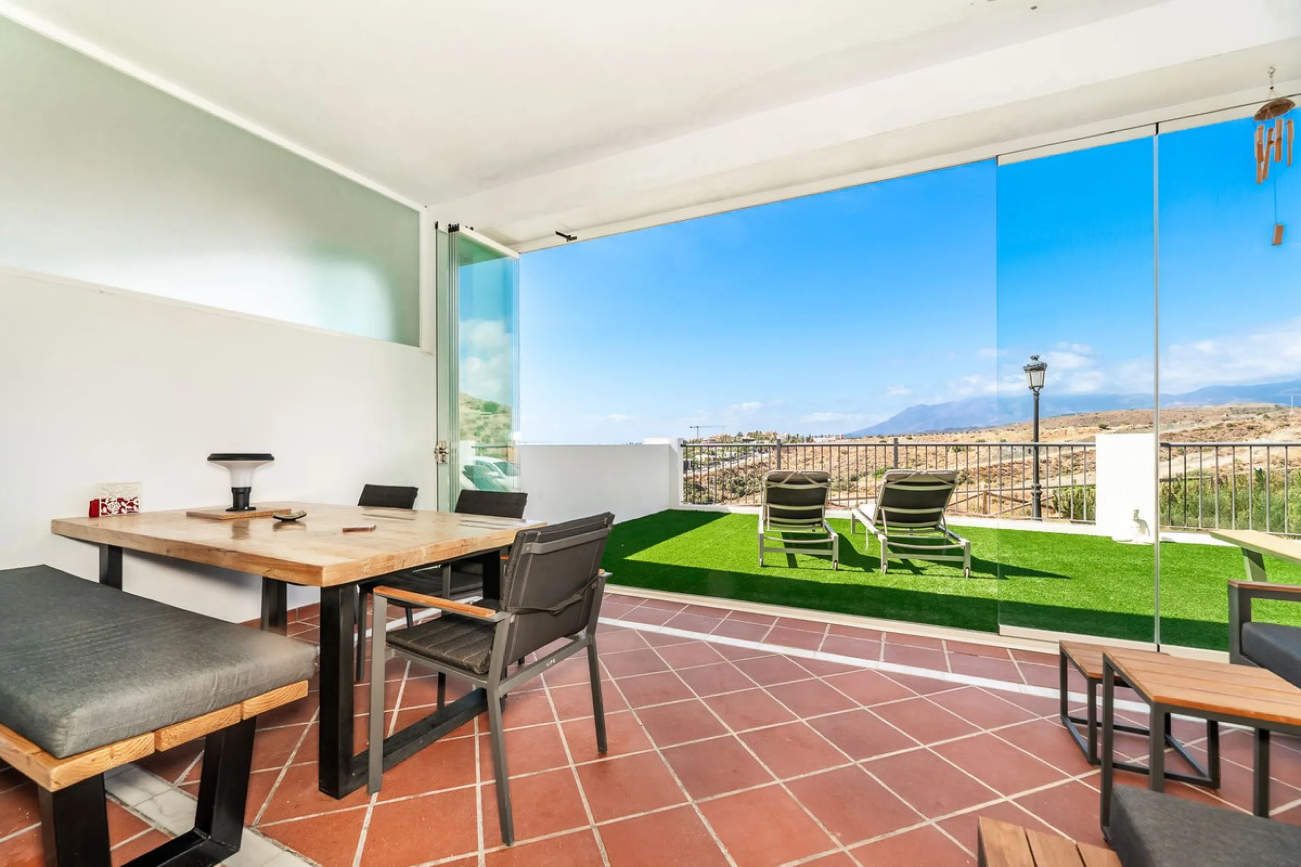 Andalucian style living with a modern twist within the popular urbanisation Paraiso Pueblo.
