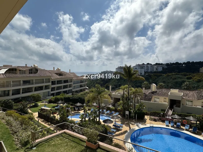 Apartment - Middle Floor Apartment в продаже в Mijas, Málaga. В доме 2 спален и 2 ванных комнат. Площадь дома 122 м²