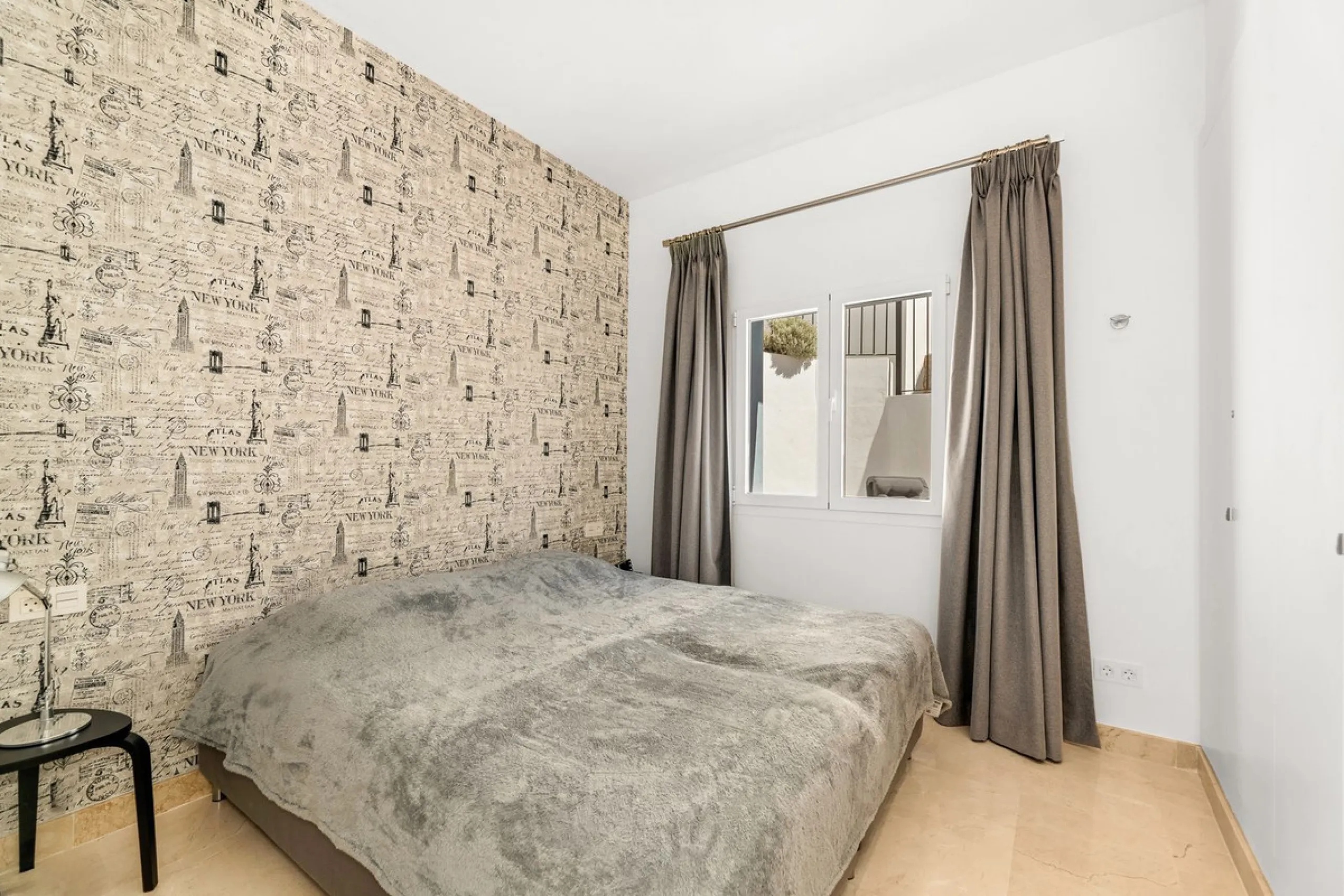 Andalucian style living with a modern twist within the popular urbanisation Paraiso Pueblo.