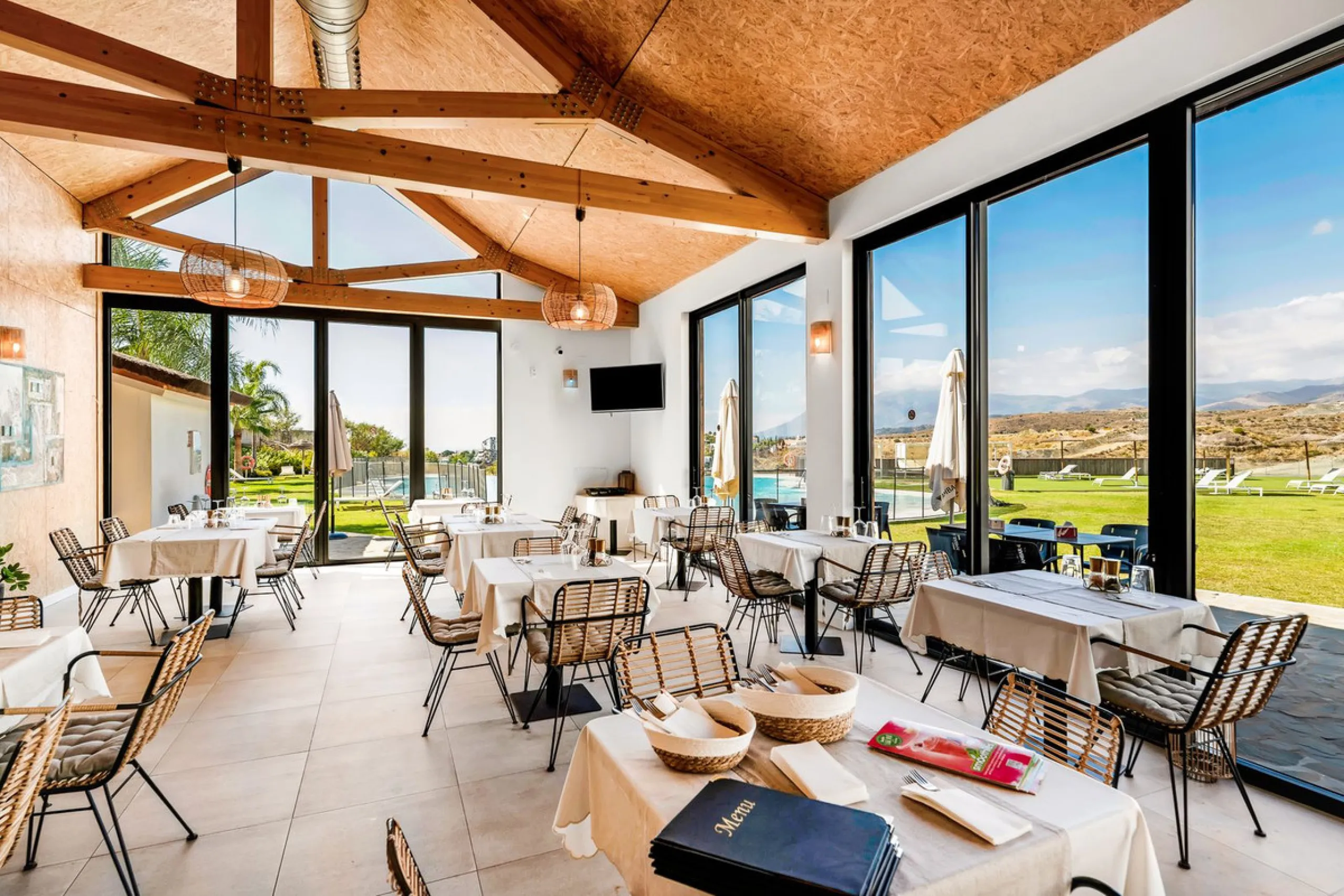 Andalucian style living with a modern twist within the popular urbanisation Paraiso Pueblo.