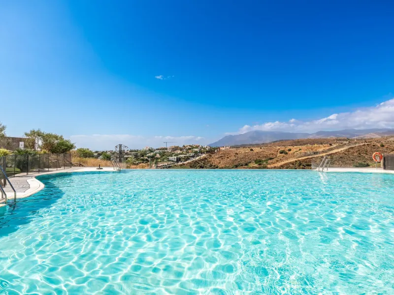 Andalucian style living with a modern twist within the popular urbanisation Paraiso Pueblo.