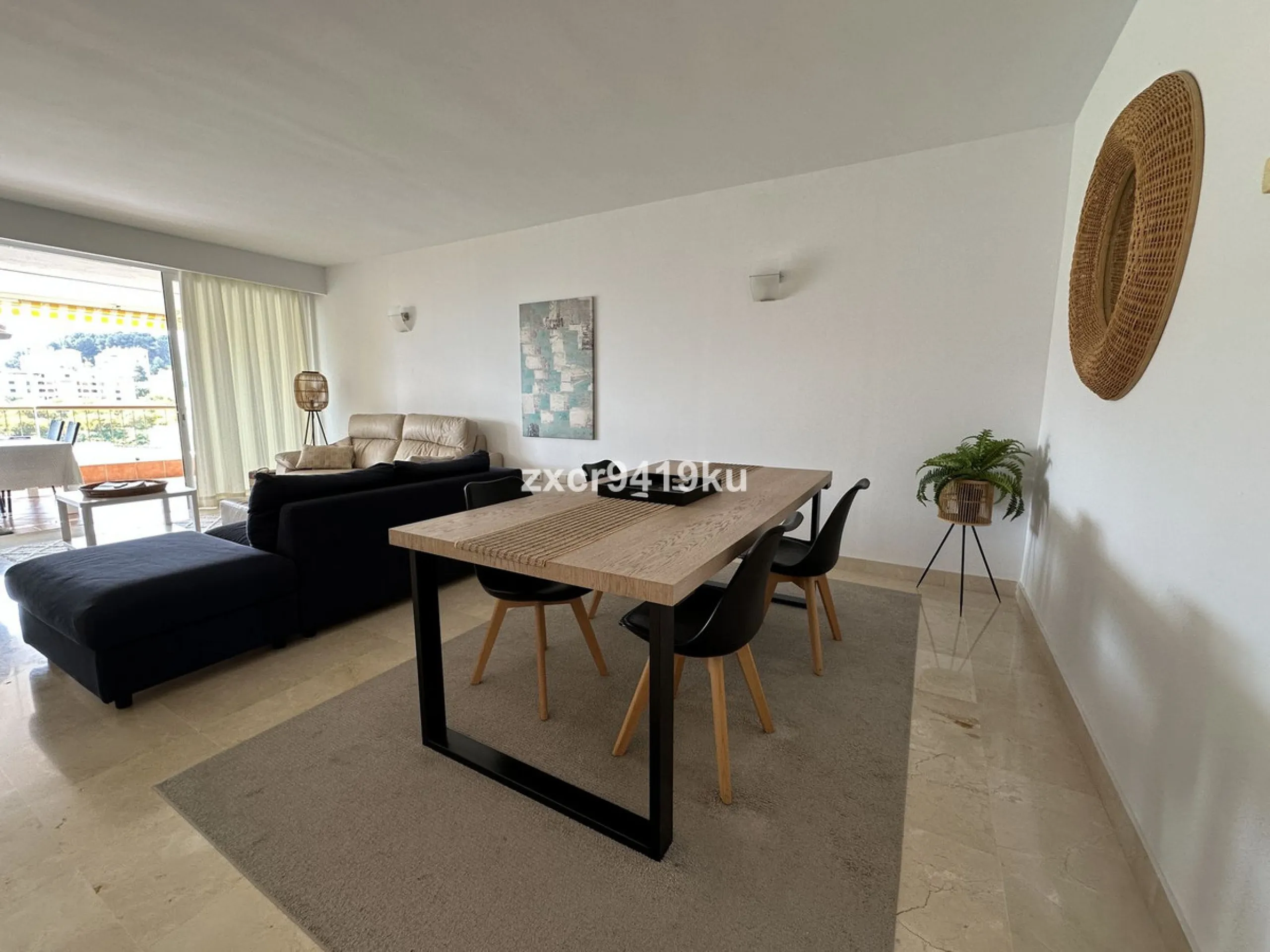 Apartment - Middle Floor Apartment в продаже в Mijas, Málaga. В доме 2 спален и 2 ванных комнат. Площадь дома 122 м²