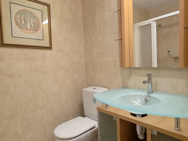 Exclusive luxury studio that combines elegance, comfort, and a privileged location. The property features a full bathroom and a spacious open-plan area that integrates the living room, dining area, kitchen, and bedroom. It also offers a storage room and a