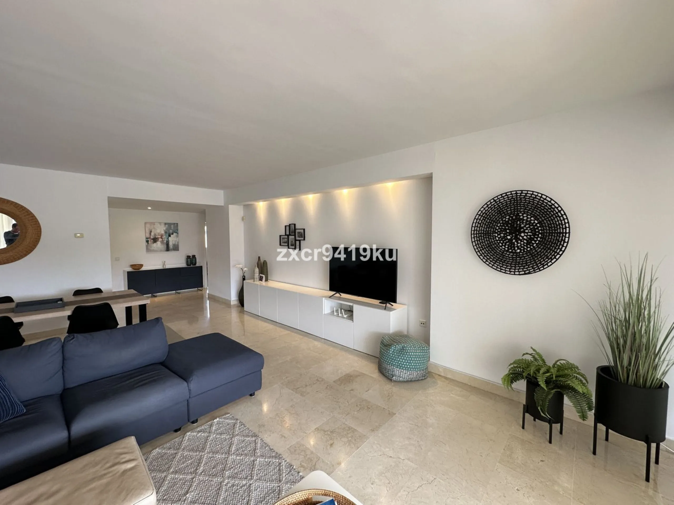 Apartment - Middle Floor Apartment в продаже в Mijas, Málaga. В доме 2 спален и 2 ванных комнат. Площадь дома 122 м²