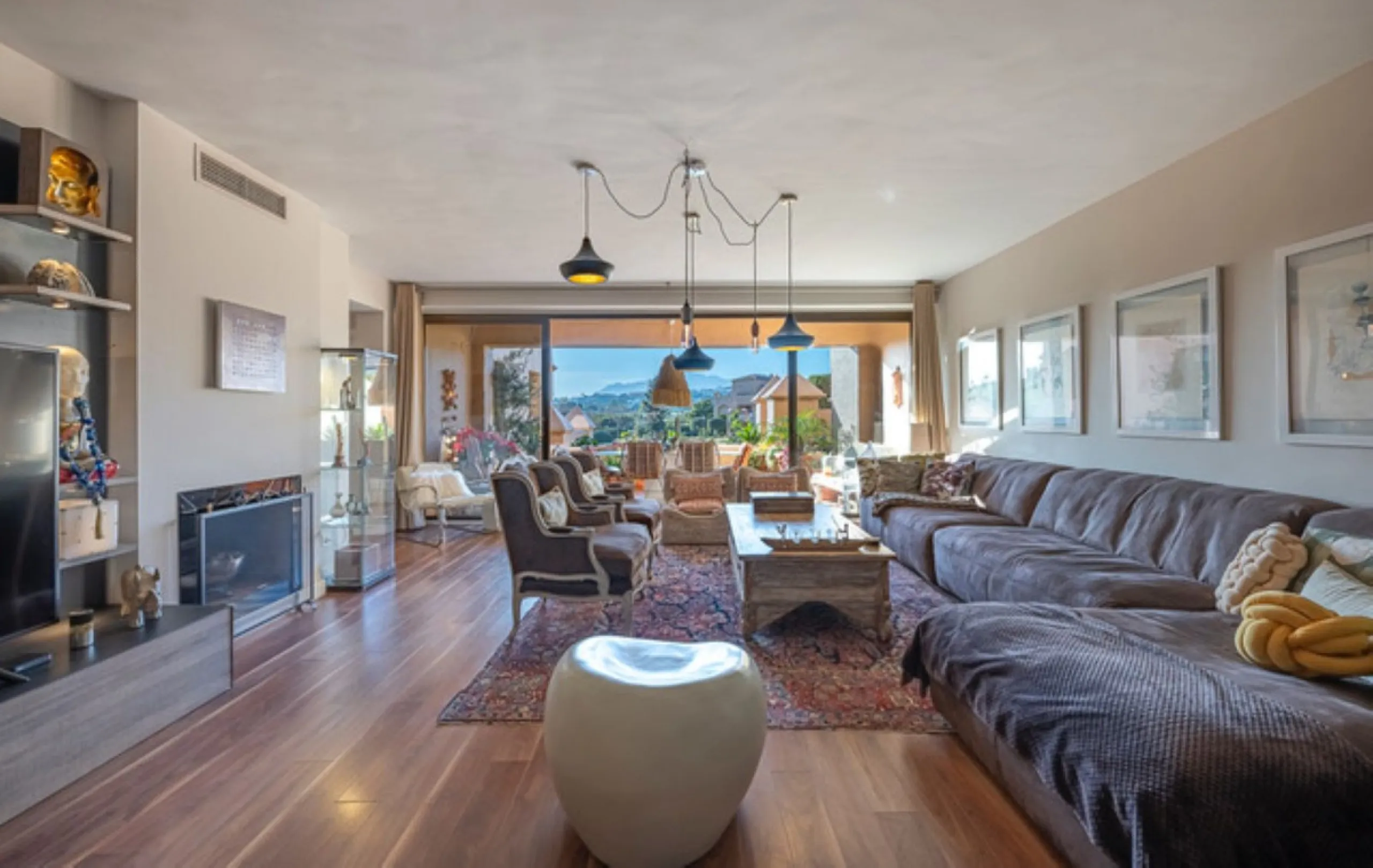 STUNNING PENTHOUSE WITH LARGE TERRACE NEXT TO THE GOLF COURSE