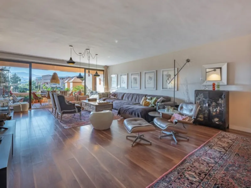 STUNNING PENTHOUSE WITH LARGE TERRACE NEXT TO THE GOLF COURSE