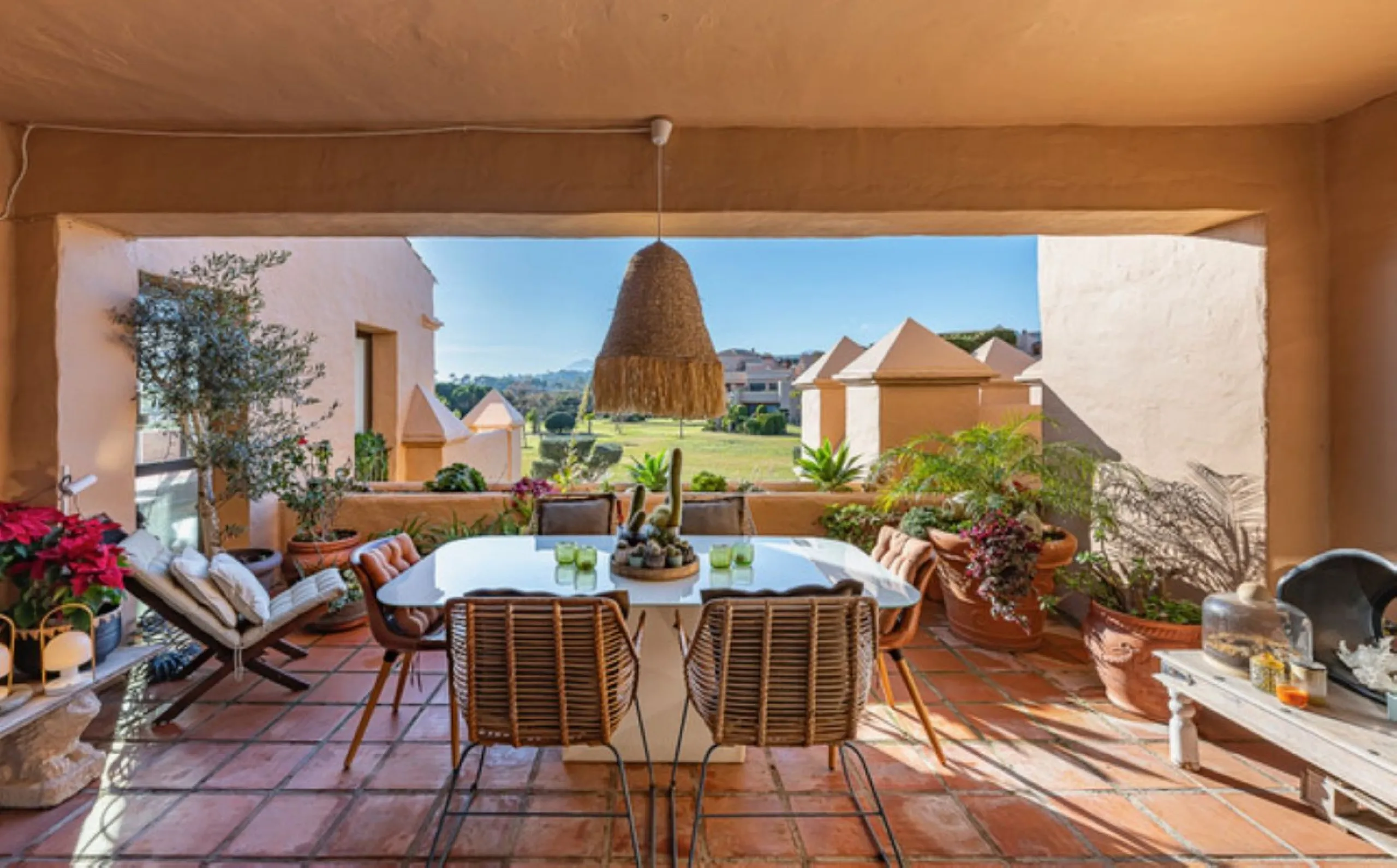 STUNNING PENTHOUSE WITH LARGE TERRACE NEXT TO THE GOLF COURSE