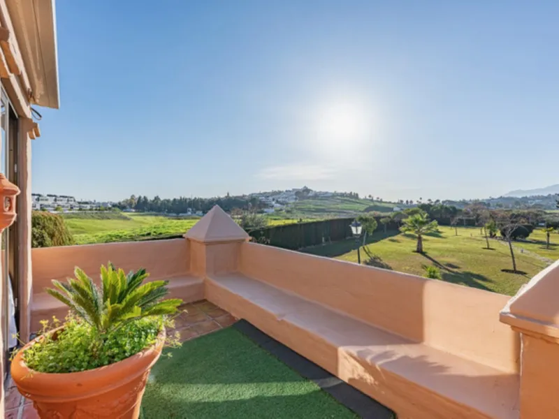 STUNNING PENTHOUSE WITH LARGE TERRACE NEXT TO THE GOLF COURSE