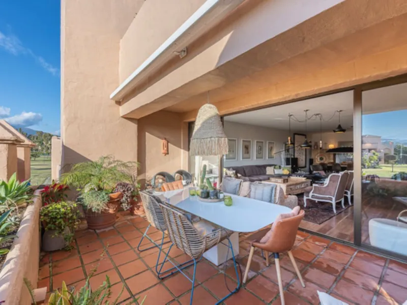 STUNNING PENTHOUSE WITH LARGE TERRACE NEXT TO THE GOLF COURSE