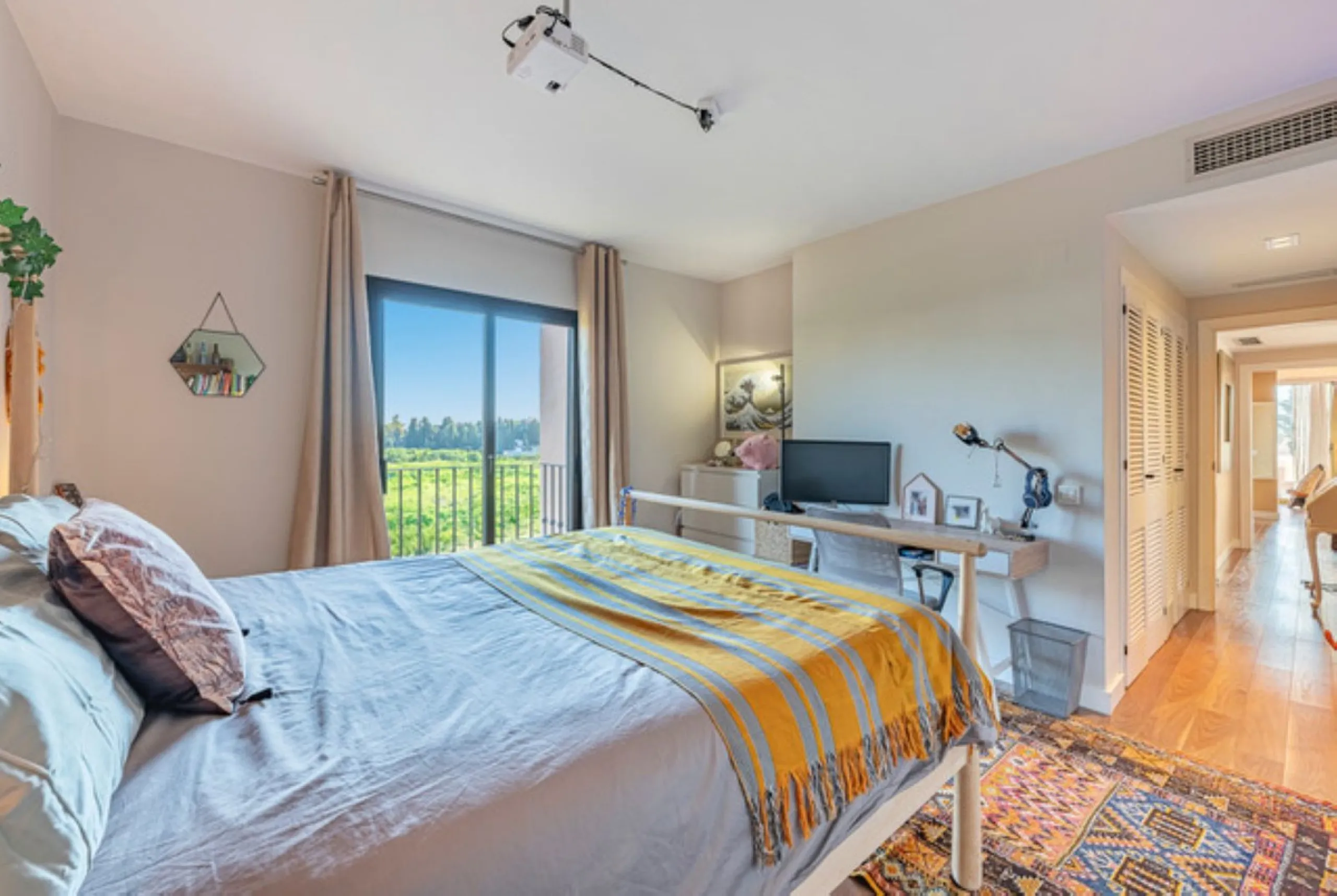 STUNNING PENTHOUSE WITH LARGE TERRACE NEXT TO THE GOLF COURSE