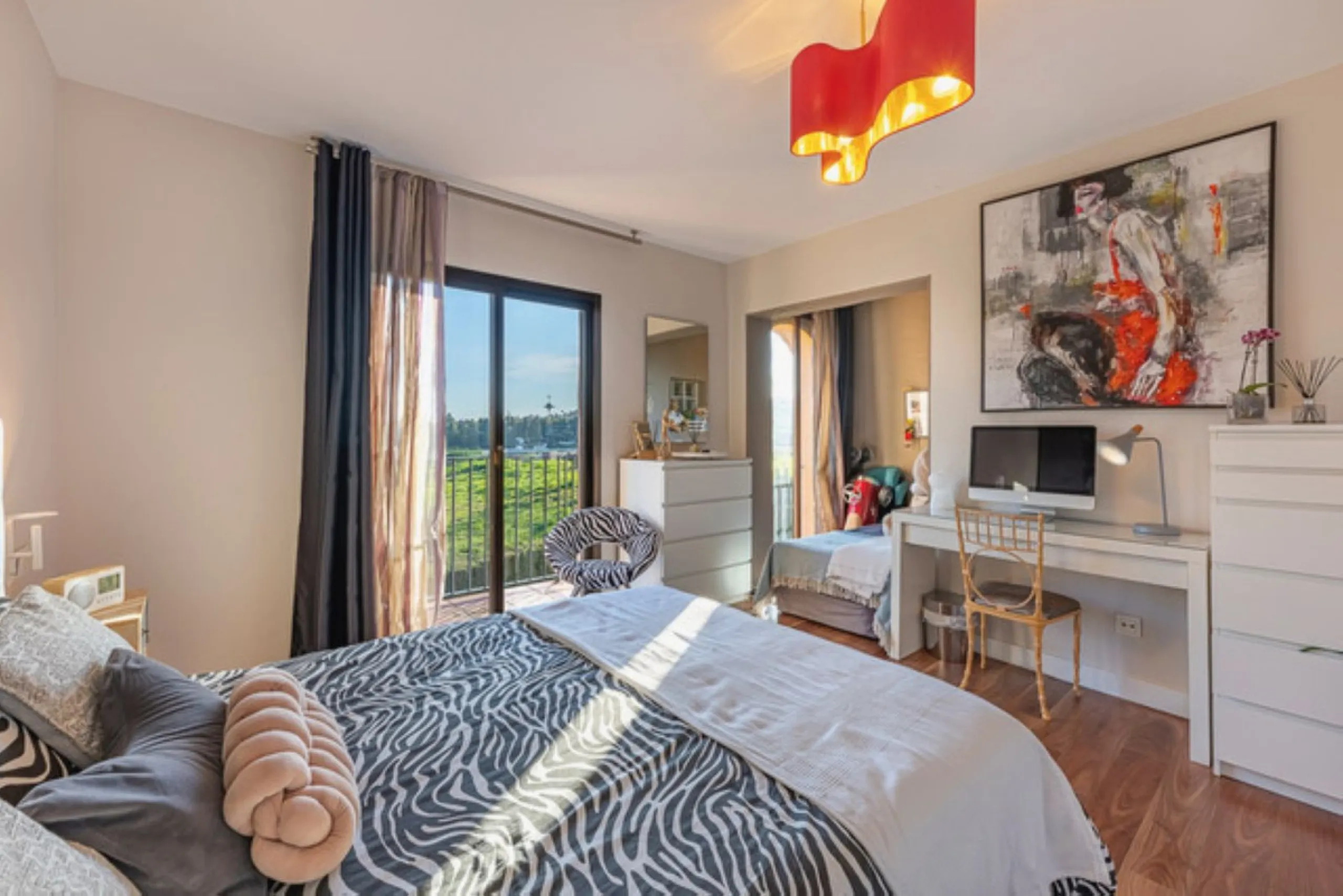 STUNNING PENTHOUSE WITH LARGE TERRACE NEXT TO THE GOLF COURSE