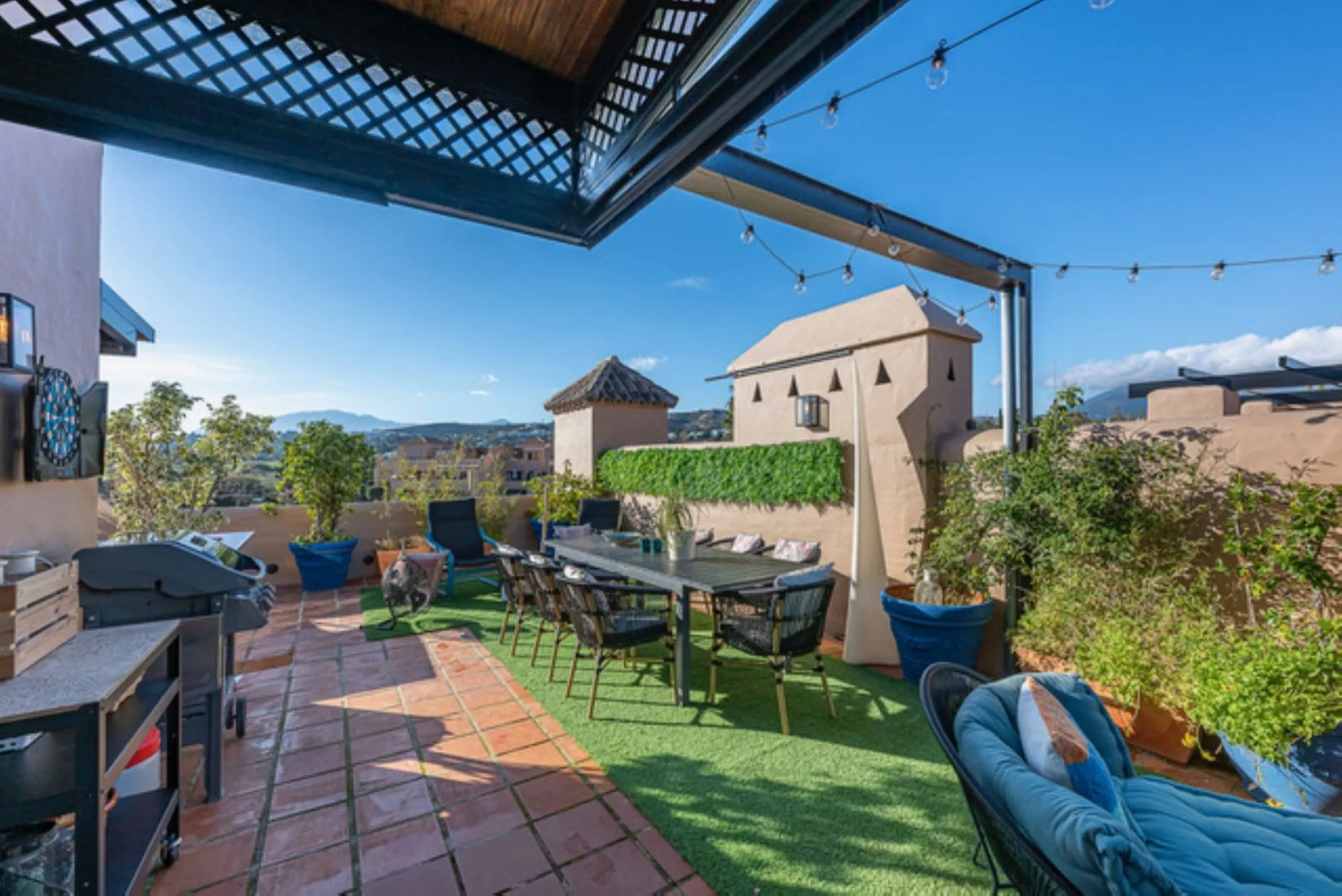 STUNNING PENTHOUSE WITH LARGE TERRACE NEXT TO THE GOLF COURSE