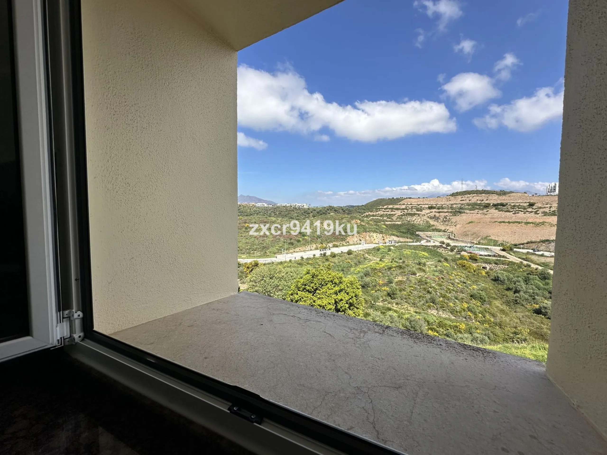 Apartment - Middle Floor Apartment в продаже в Mijas, Málaga. В доме 2 спален и 2 ванных комнат. Площадь дома 122 м²