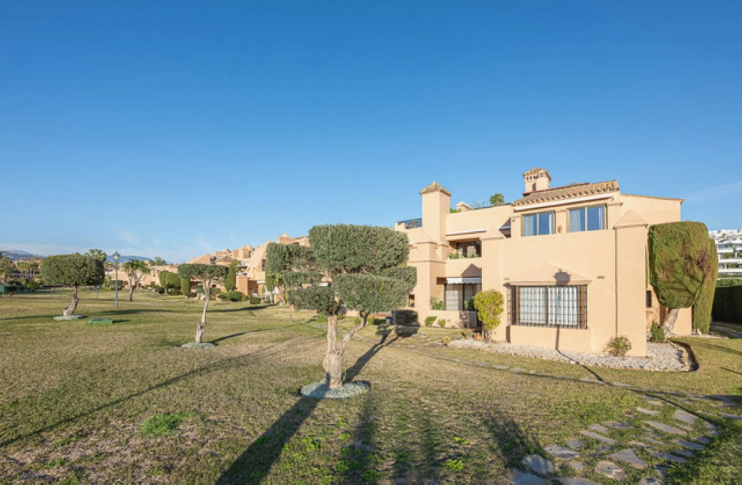 STUNNING PENTHOUSE WITH LARGE TERRACE NEXT TO THE GOLF COURSE