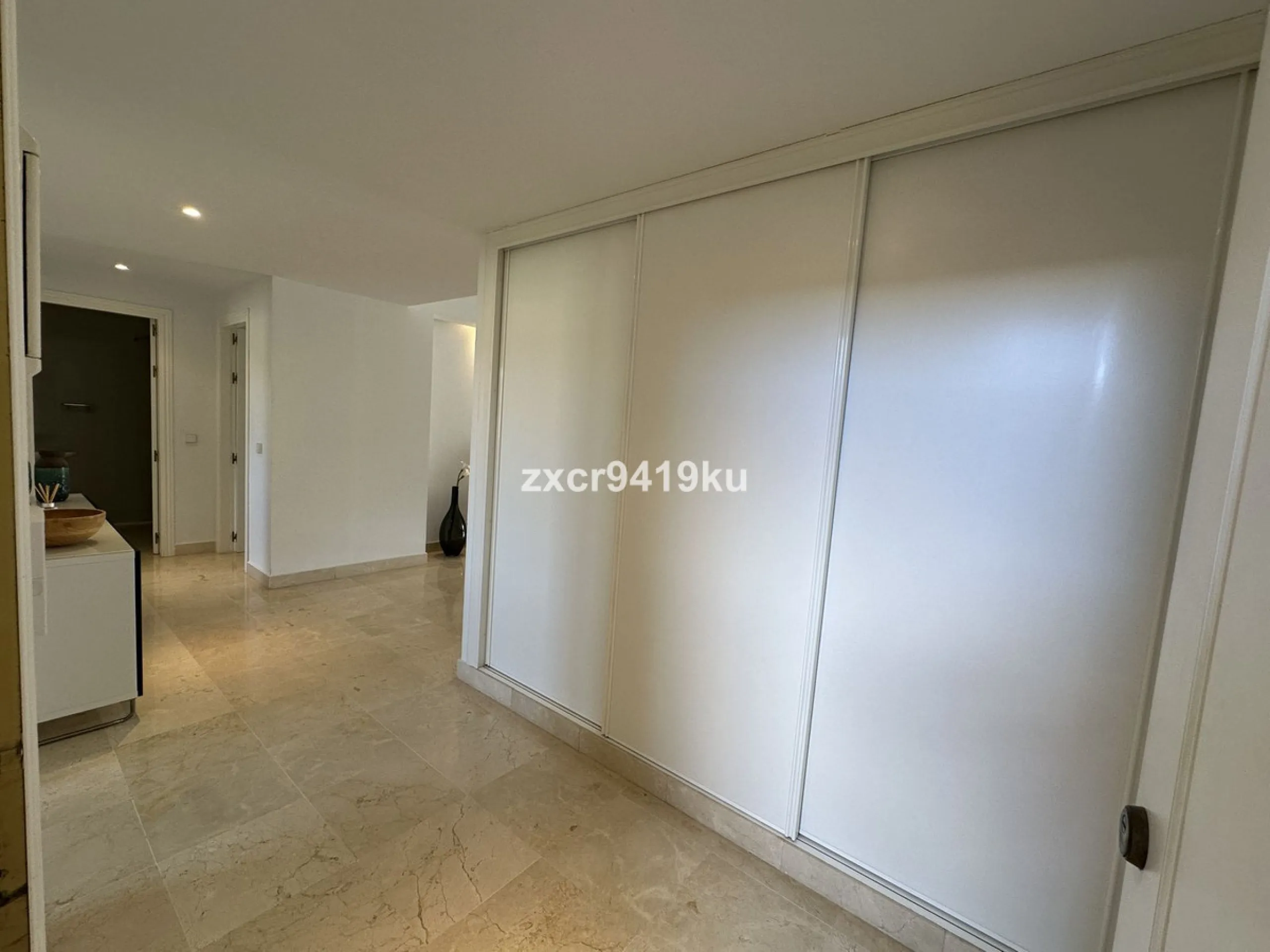 Apartment - Middle Floor Apartment в продаже в Mijas, Málaga. В доме 2 спален и 2 ванных комнат. Площадь дома 122 м²