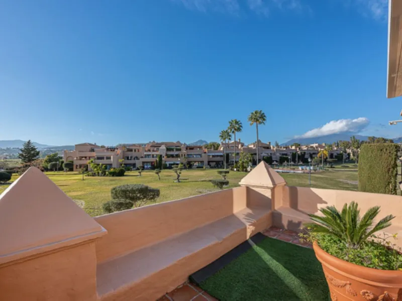 STUNNING PENTHOUSE WITH LARGE TERRACE NEXT TO THE GOLF COURSE