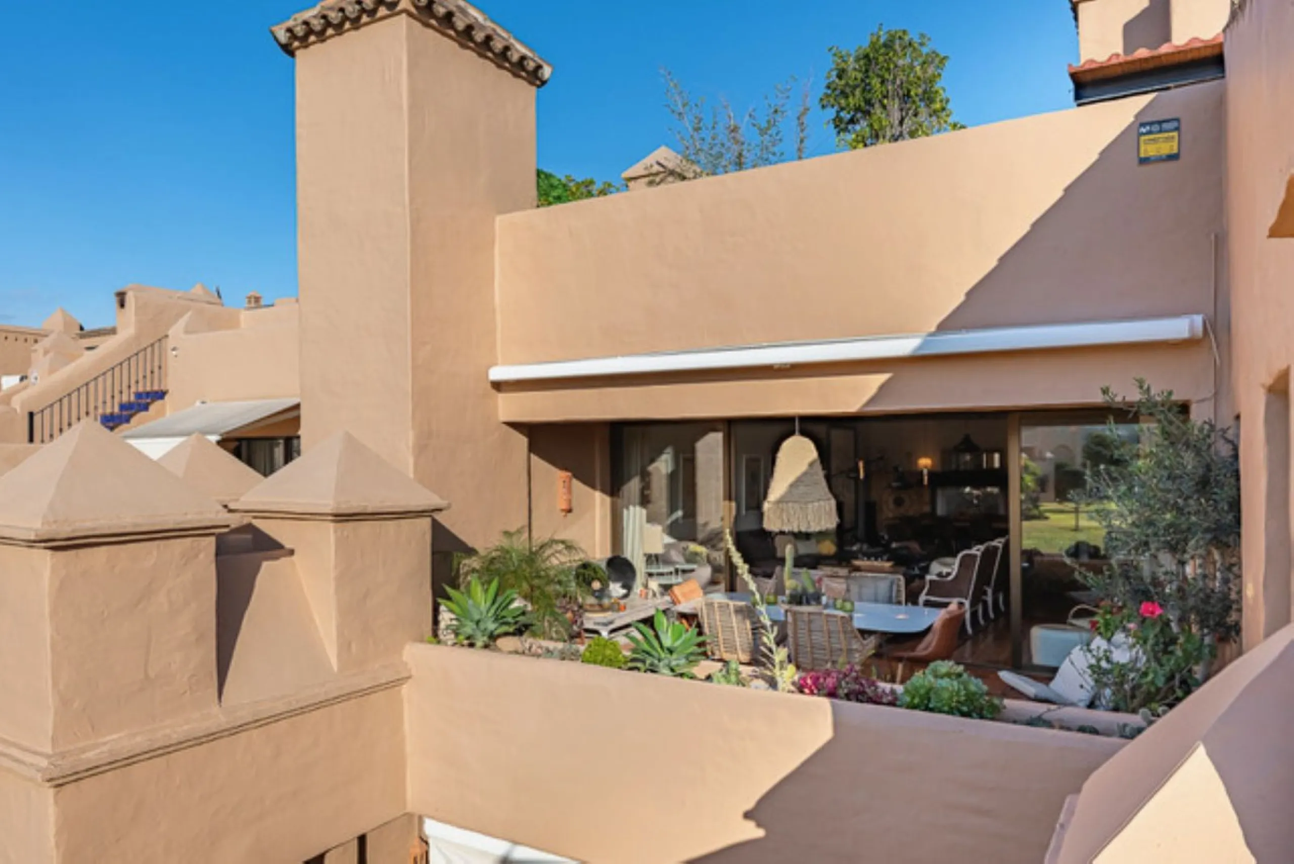 STUNNING PENTHOUSE WITH LARGE TERRACE NEXT TO THE GOLF COURSE