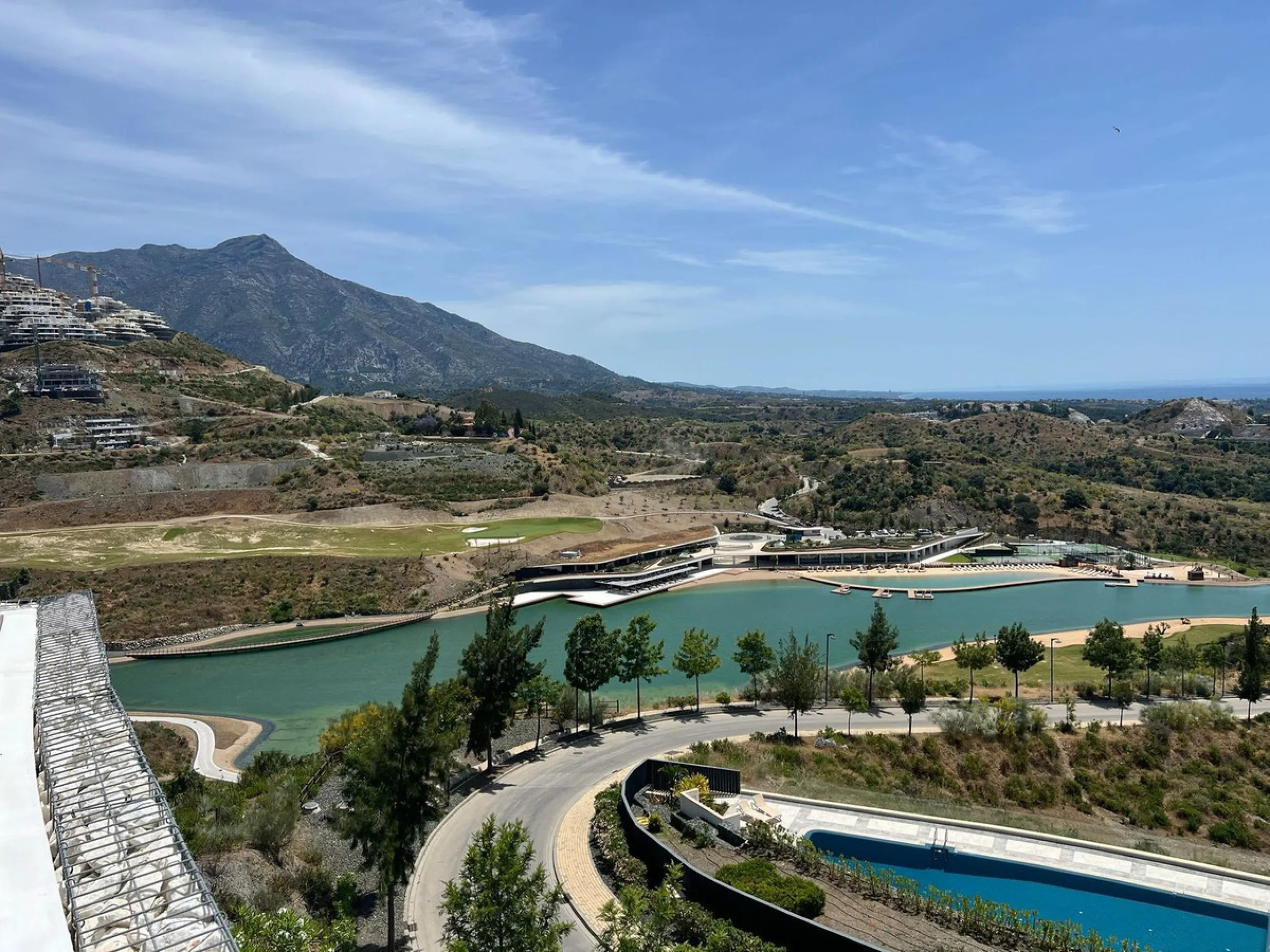 Sensational 3 bedroom corner apartment in Real de la Quinta Quercus Phase