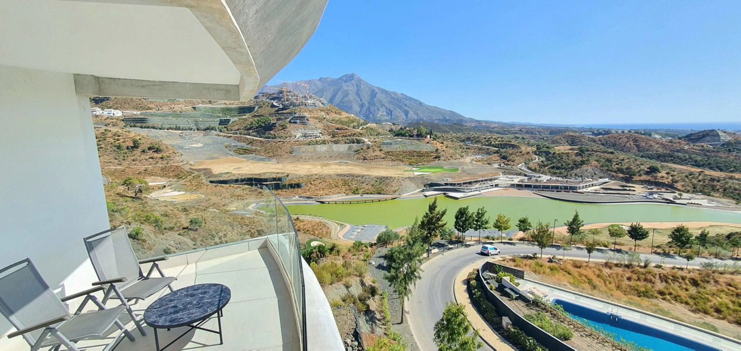 Sensational 3 bedroom corner apartment in Real de la Quinta Quercus Phase
