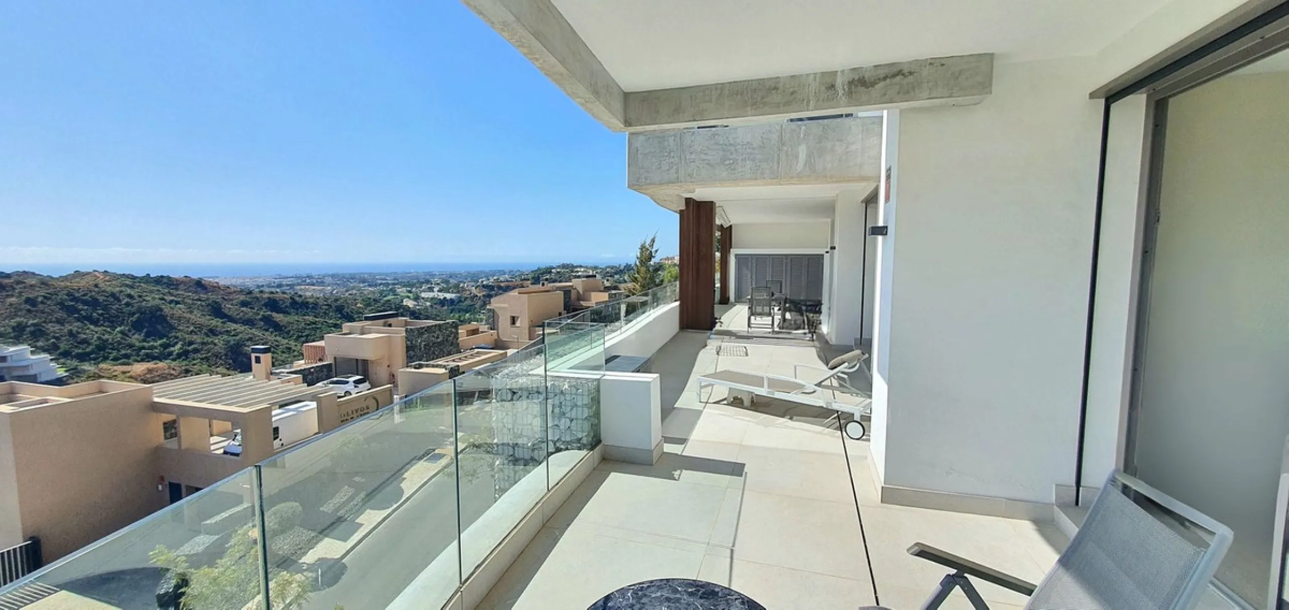 Sensational 3 bedroom corner apartment in Real de la Quinta Quercus Phase