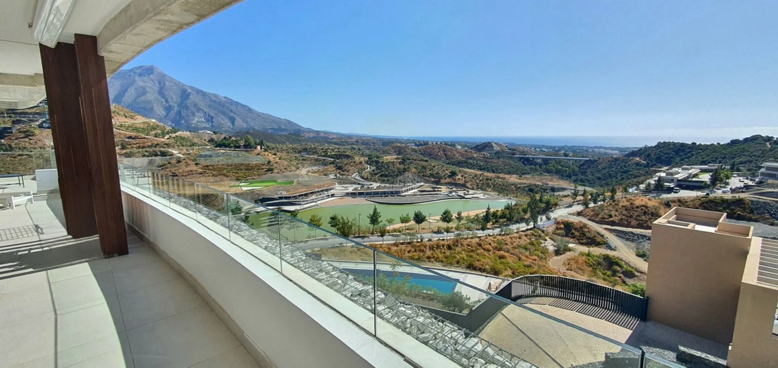 Sensational 3 bedroom corner apartment in Real de la Quinta Quercus Phase
