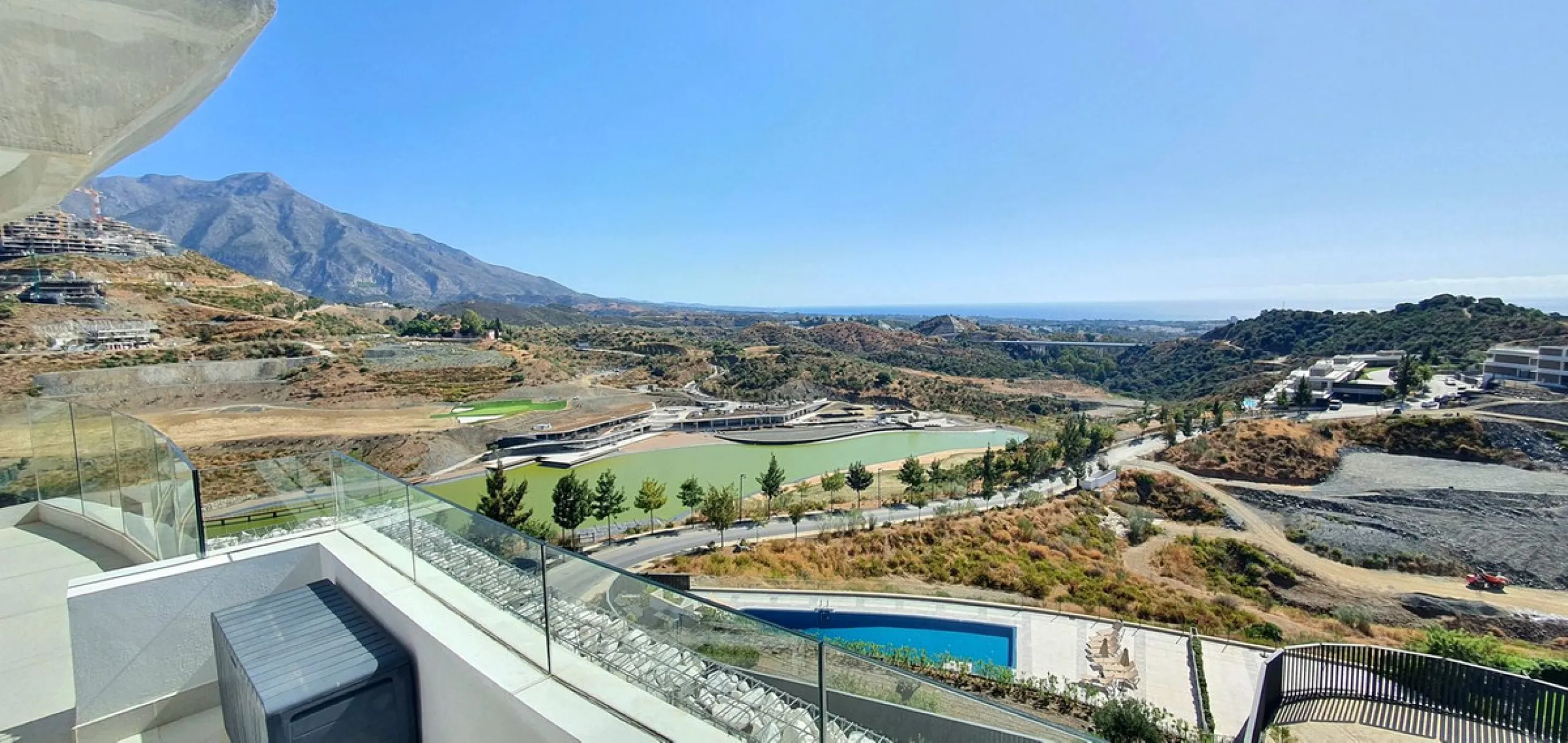 Sensational 3 bedroom corner apartment in Real de la Quinta Quercus Phase