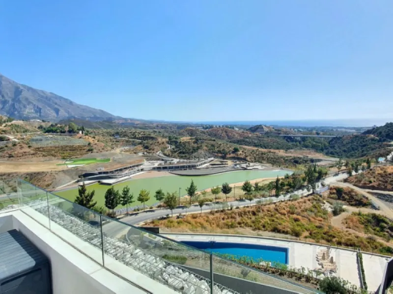 Sensational 3 bedroom corner apartment in Real de la Quinta Quercus Phase