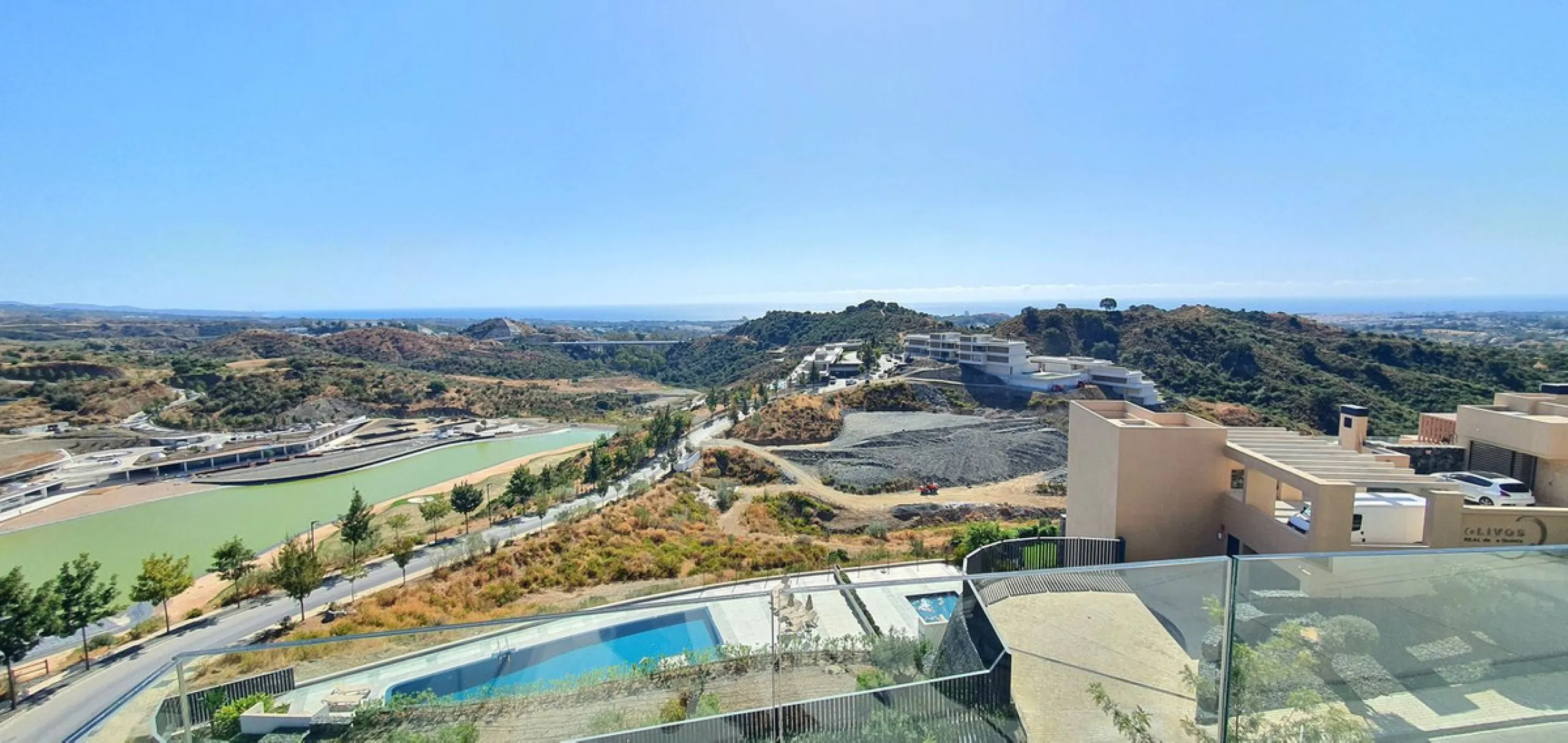 Sensational 3 bedroom corner apartment in Real de la Quinta Quercus Phase
