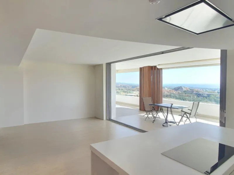 Sensational 3 bedroom corner apartment in Real de la Quinta Quercus Phase