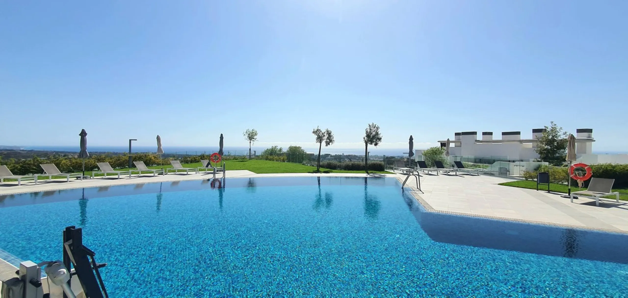 Sensational 3 bedroom corner apartment in Real de la Quinta Quercus Phase