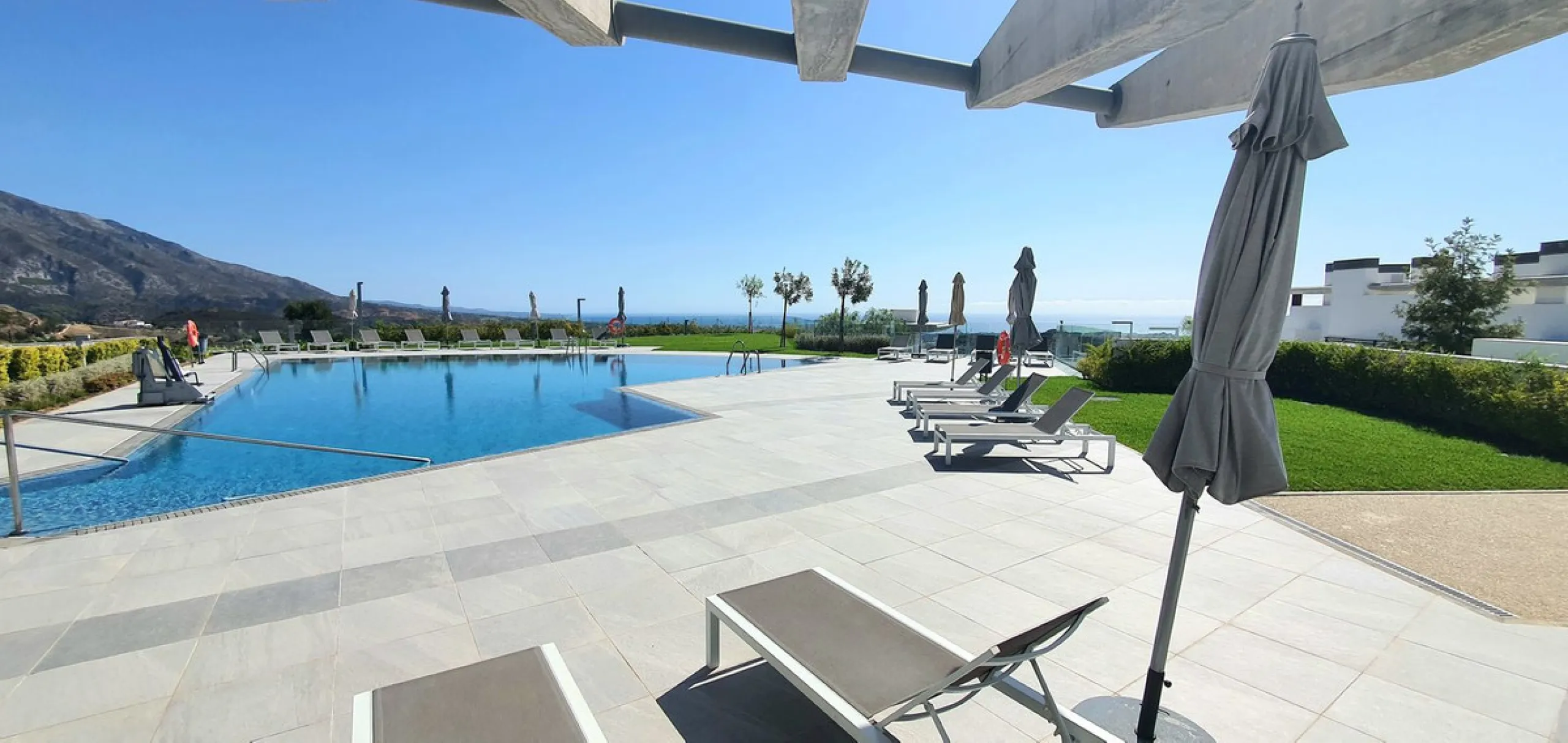 Sensational 3 bedroom corner apartment in Real de la Quinta Quercus Phase