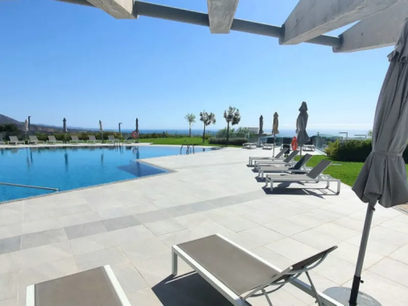 Sensational 3 bedroom corner apartment in Real de la Quinta Quercus Phase