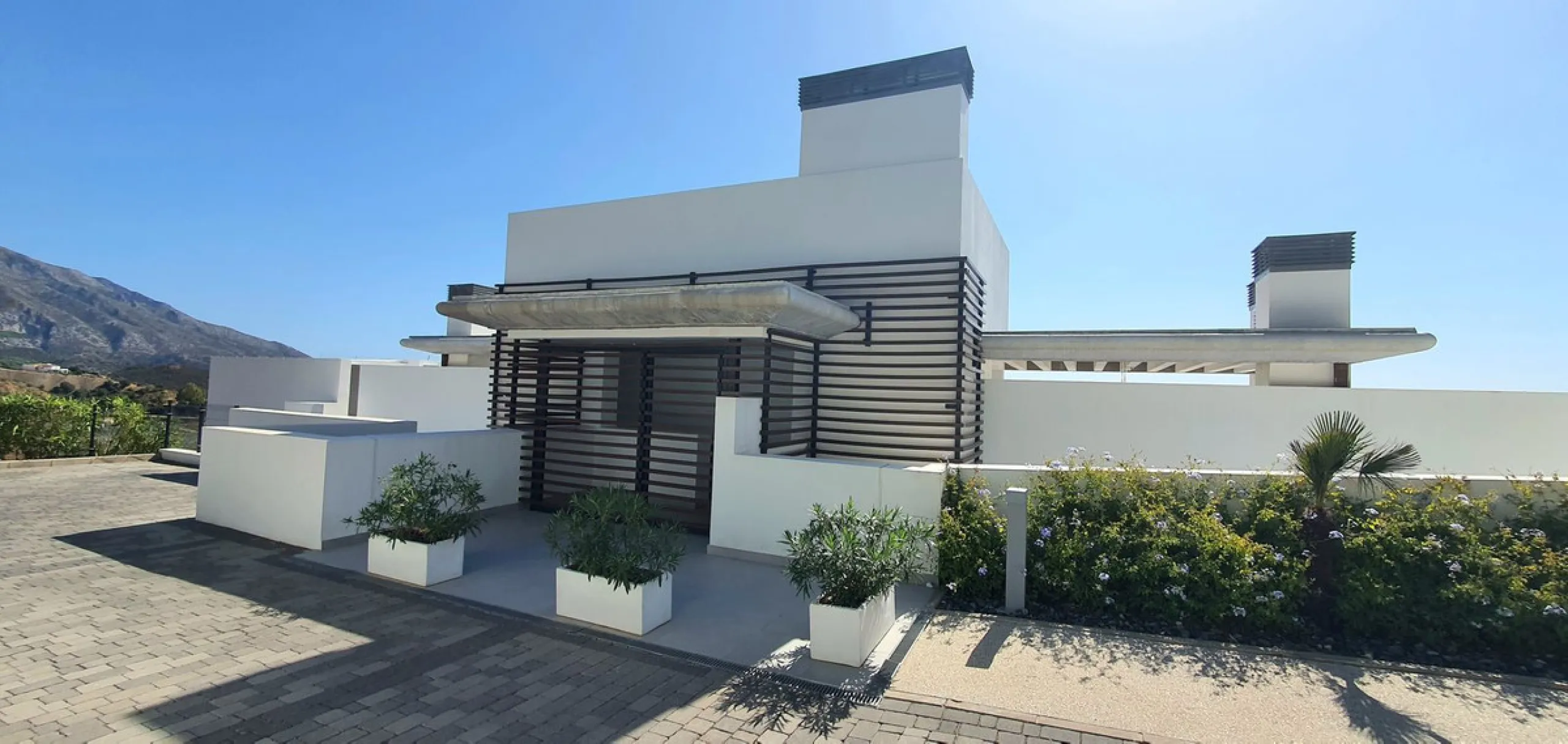 Sensational 3 bedroom corner apartment in Real de la Quinta Quercus Phase