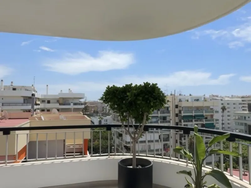 Apartment - Penthouse в продаже в Marbella, Málaga. В доме 3 спален и 3 ванных комнат. Площадь дома 122 м²