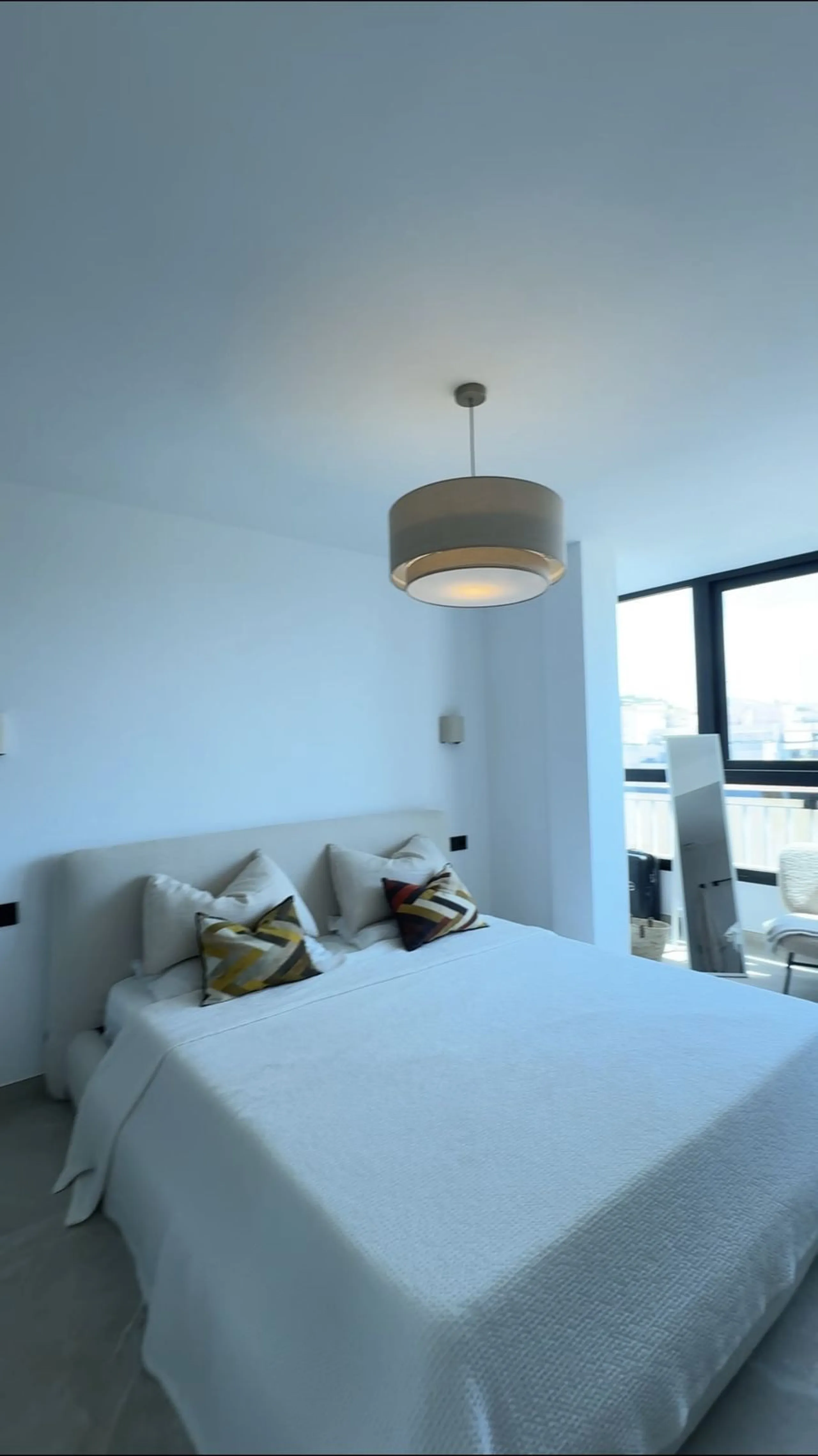 Apartment - Penthouse в продаже в Marbella, Málaga. В доме 3 спален и 3 ванных комнат. Площадь дома 122 м²