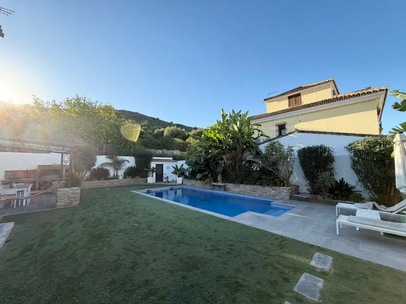 Charming Refurbished Villa in a White Village close to Sotogrande.