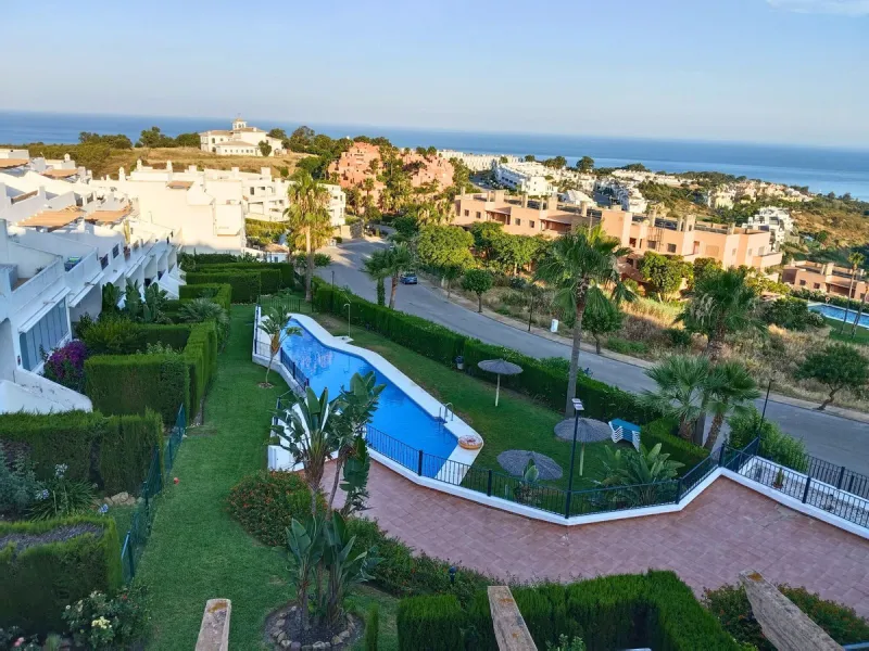 Spacious 5-Bedroom Townhouse with Sea Views in La Paloma, Manilva