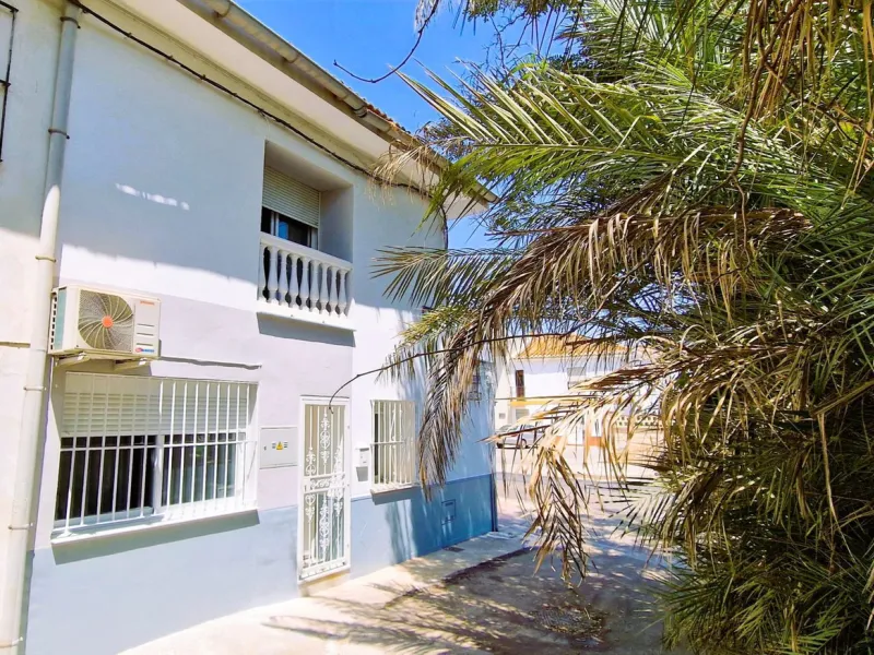 **Recently Renovated Single-Family Home in the Best Area of Town — €335,000