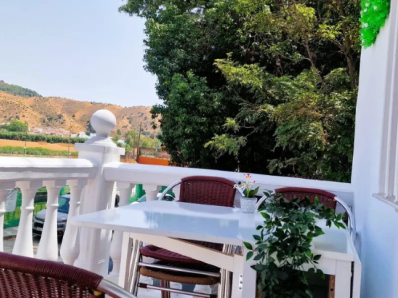 **Recently Renovated Single-Family Home in the Best Area of Town — €335,000