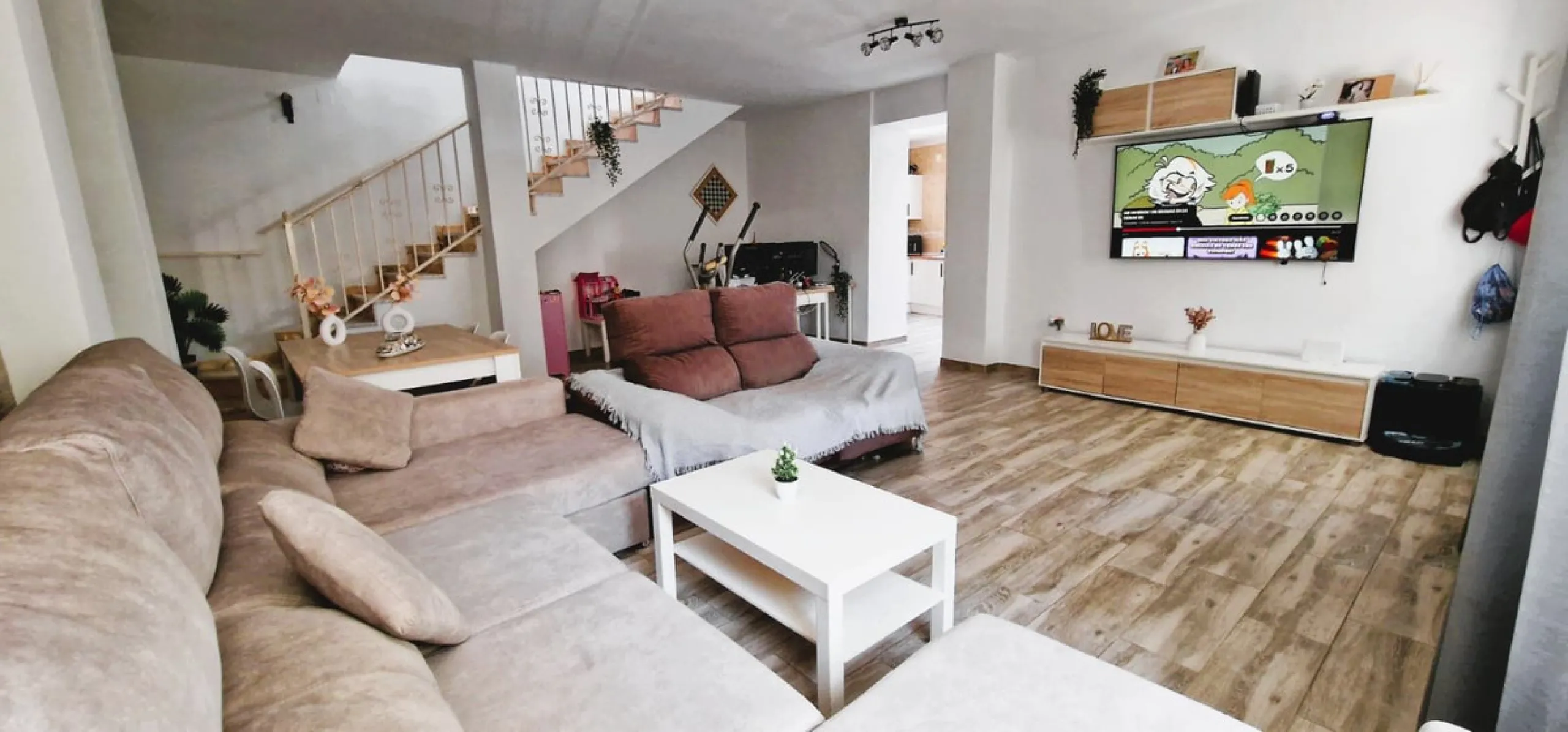 **Recently Renovated Single-Family Home in the Best Area of Town — €335,000