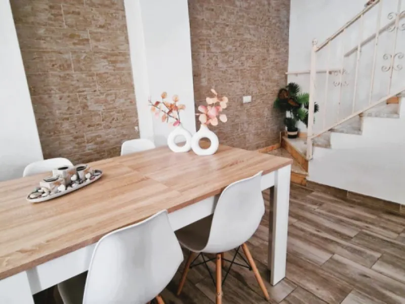 **Recently Renovated Single-Family Home in the Best Area of Town — €335,000