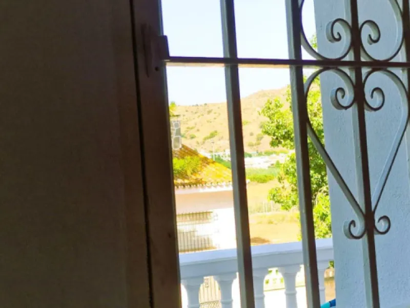 **Recently Renovated Single-Family Home in the Best Area of Town — €335,000