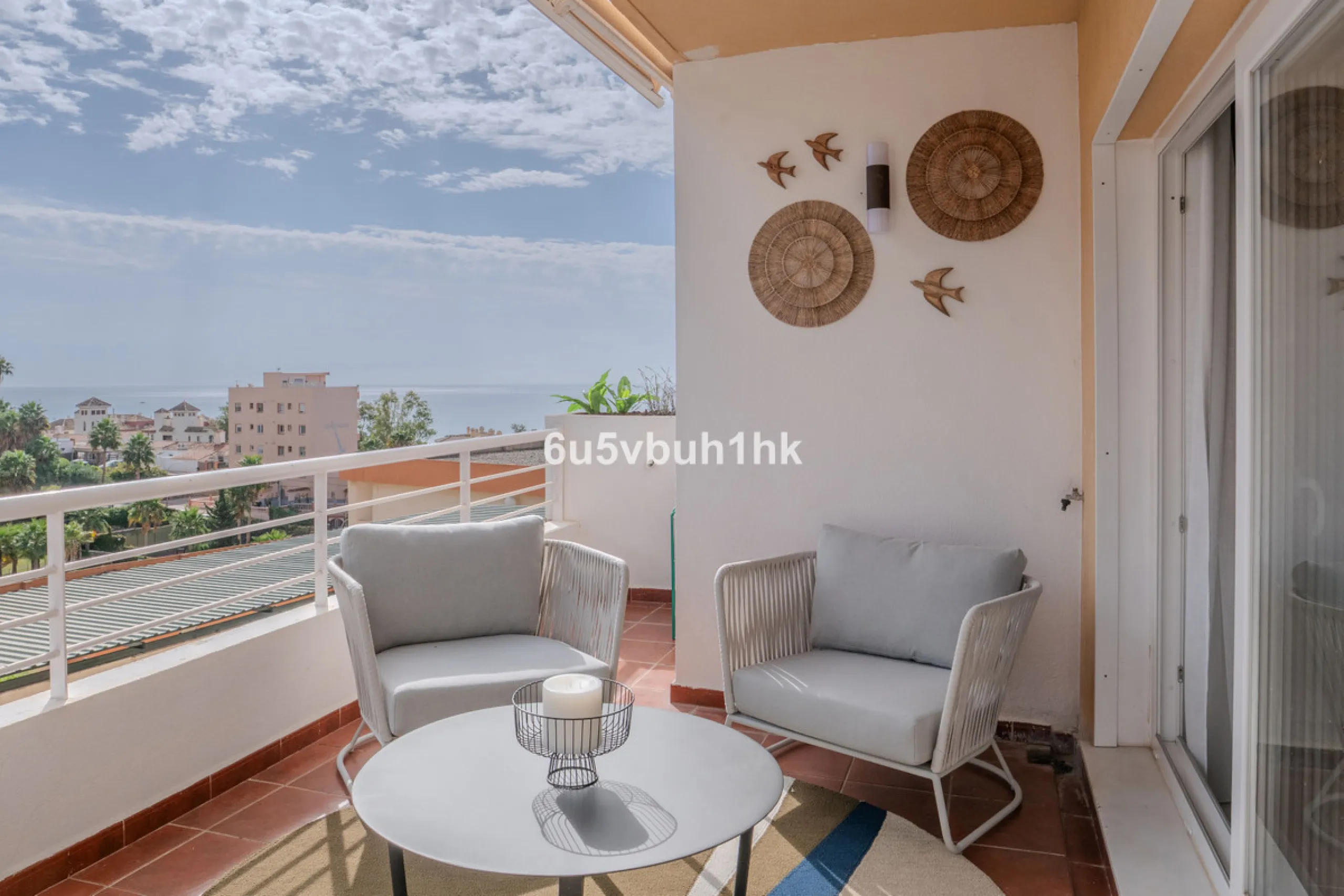 House - Townhouse в продаже в Benalmadena, Málaga. В доме 3 спален и 2 ванных комнат. Площадь дома 150 м². Площадь участка 100 м²